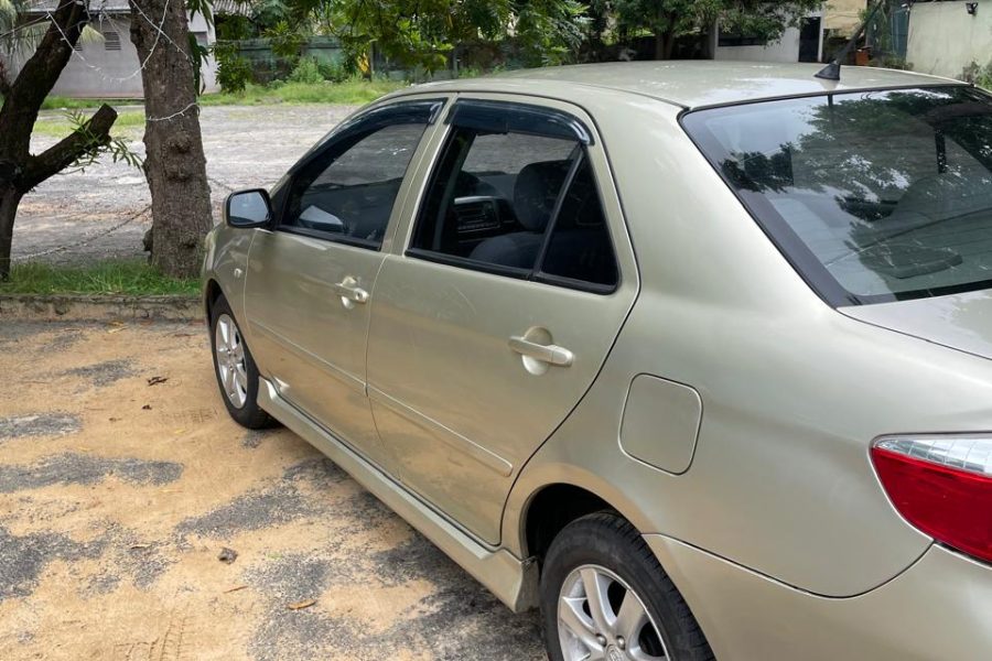 Toyota Vios / 100km Per day